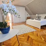 Lugas * Виллань