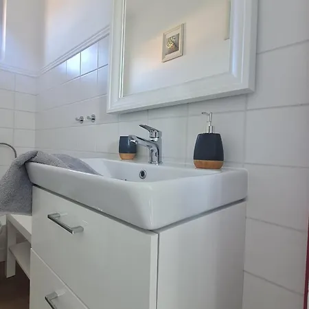 Apartment Lugas *
